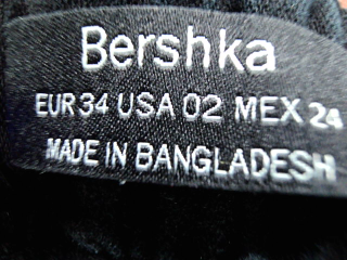 Vaqueros de Bershka de la talla 34, de color negro de ropa vaquera