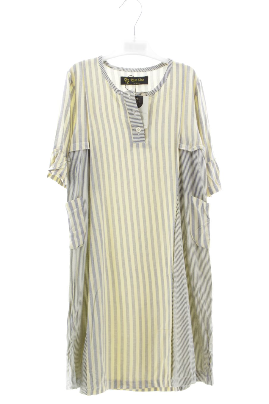 Robe Rose Line de la taille 4 ans avec une étiquette