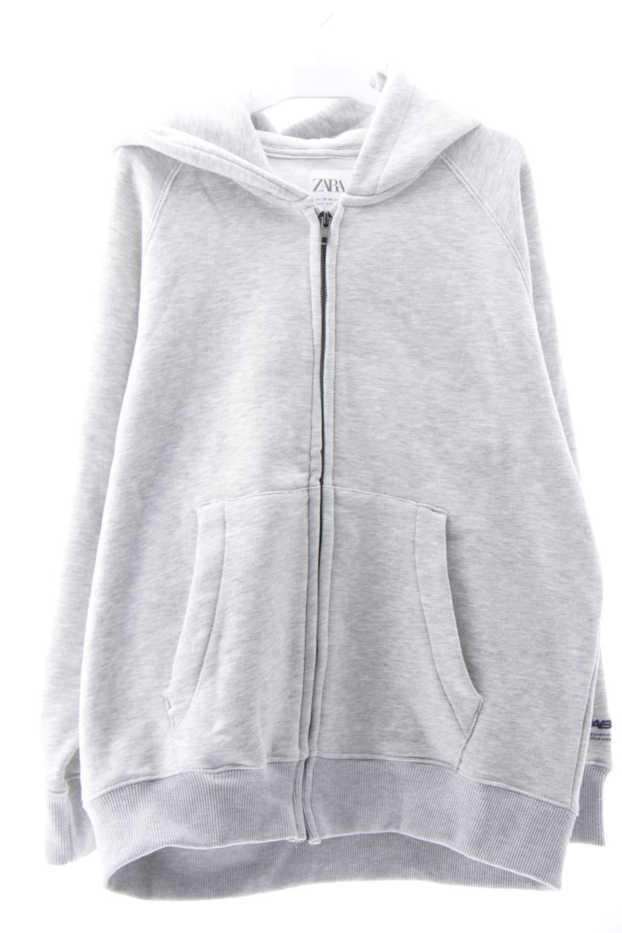 Sudadera de Zara de la talla 13 años con etiqueta