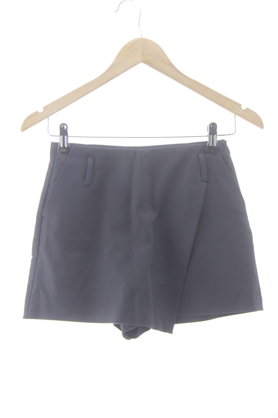 Pantaloni corti de Trafaluc de la talla XS, de color nero