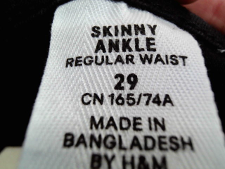 Jeans H&M de la taille 38, de couleur noir de denim