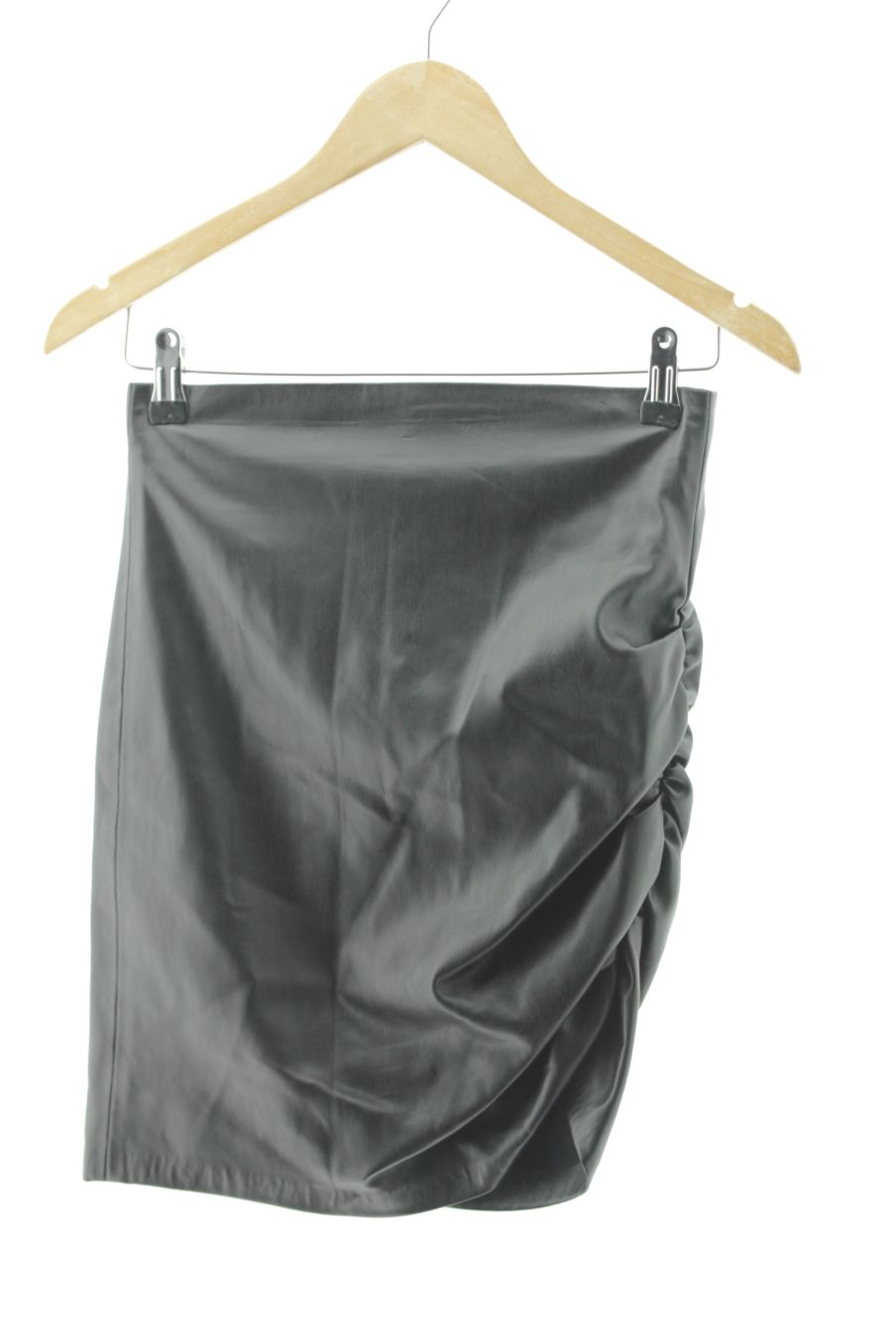 Jupe Zara de la taille XS, de couleur noir de synthétique