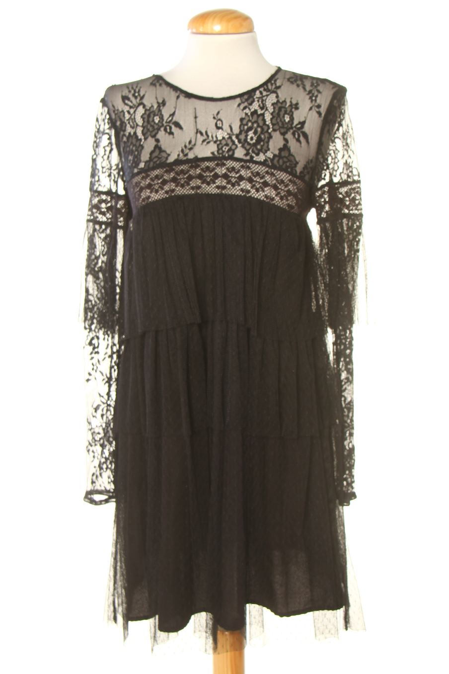 Vestito casual de Zara de la talla S, de color nero