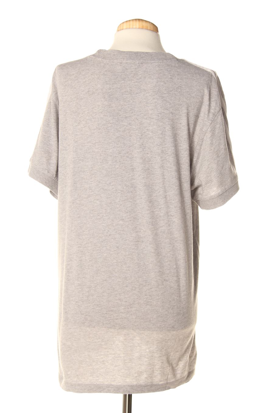 T-shirt Adidas de la taille 38, de couleur gris