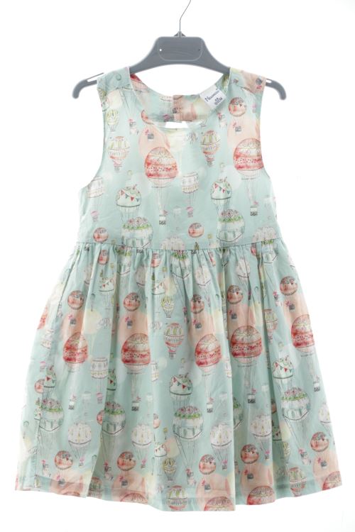 Aufwändiges Kleid
