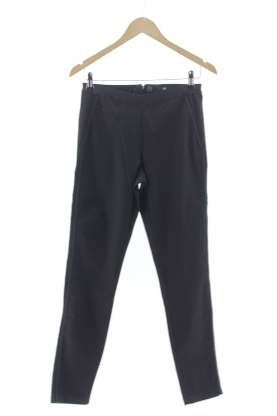 Pantalón de H&M de la talla 36, de color negro