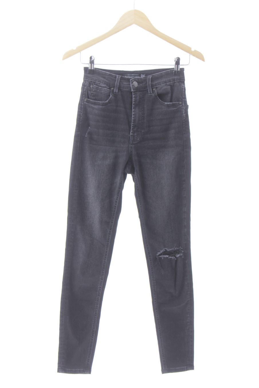Vaquero de Stradivarius de la talla 34, de color negro de ropa vaquera