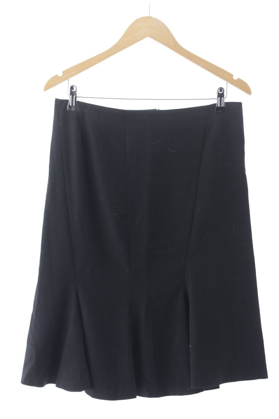 Jupe Zara de la taille 40, de couleur noir