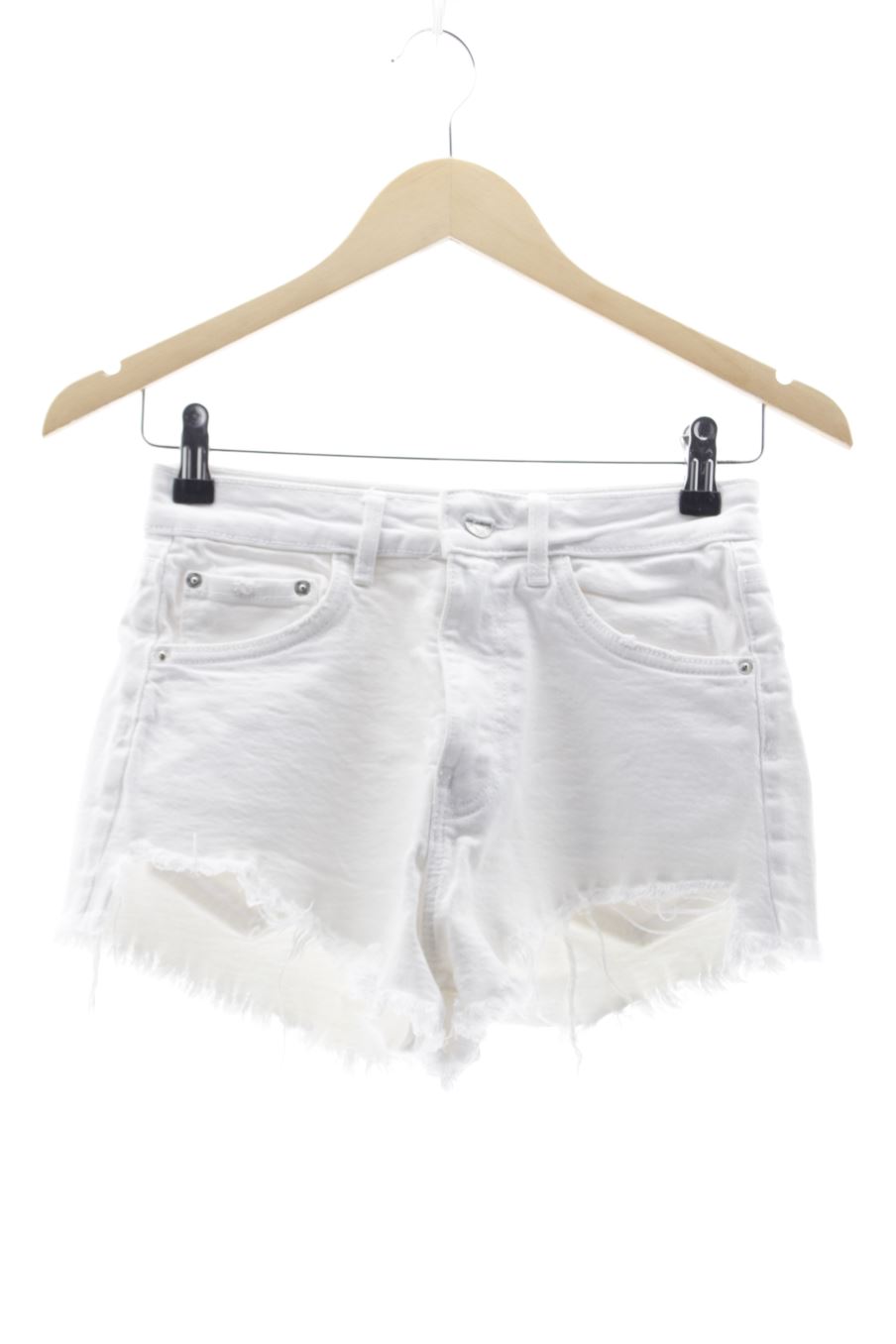 Shorts Zara de la taille 34, de couleur blanc de denim