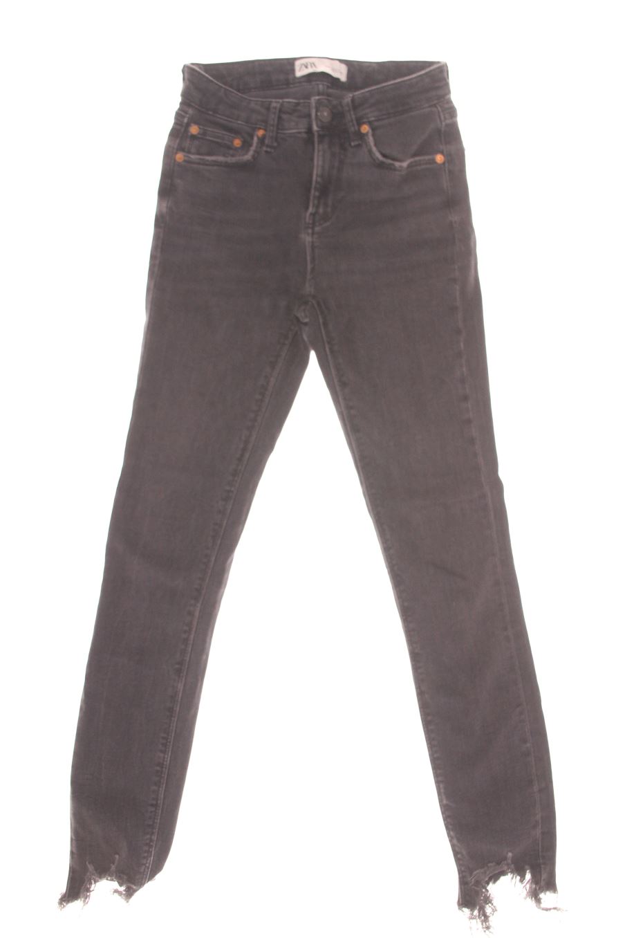 Vaquero de Zara de la talla 34, de color negro de ropa vaquera