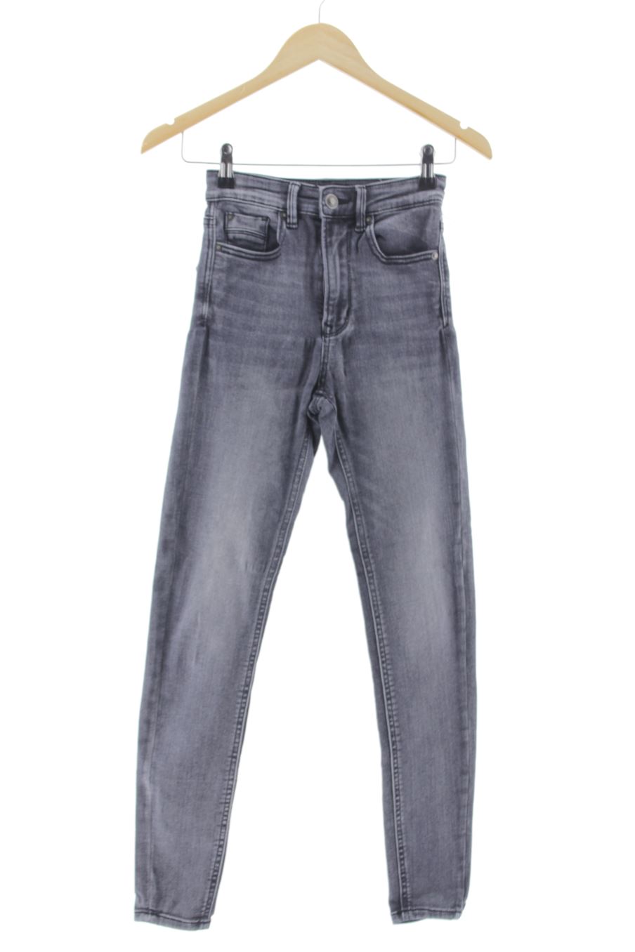 Jeans Stradivarius de la taille 34, de couleur gris de denim