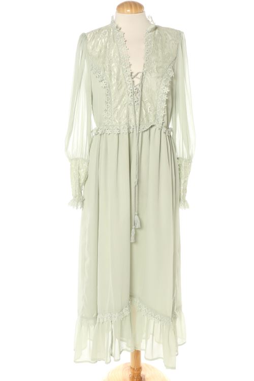 Aufwändiges Kleid