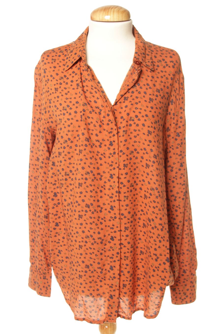 Chemise Benetton de la taille S, de couleur fleurs