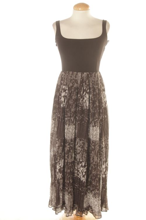 Aufwändiges Kleid