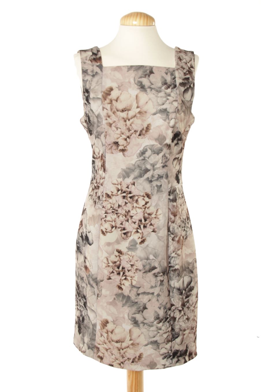 Robe casual H&M de la taille 40, de couleur fleurs