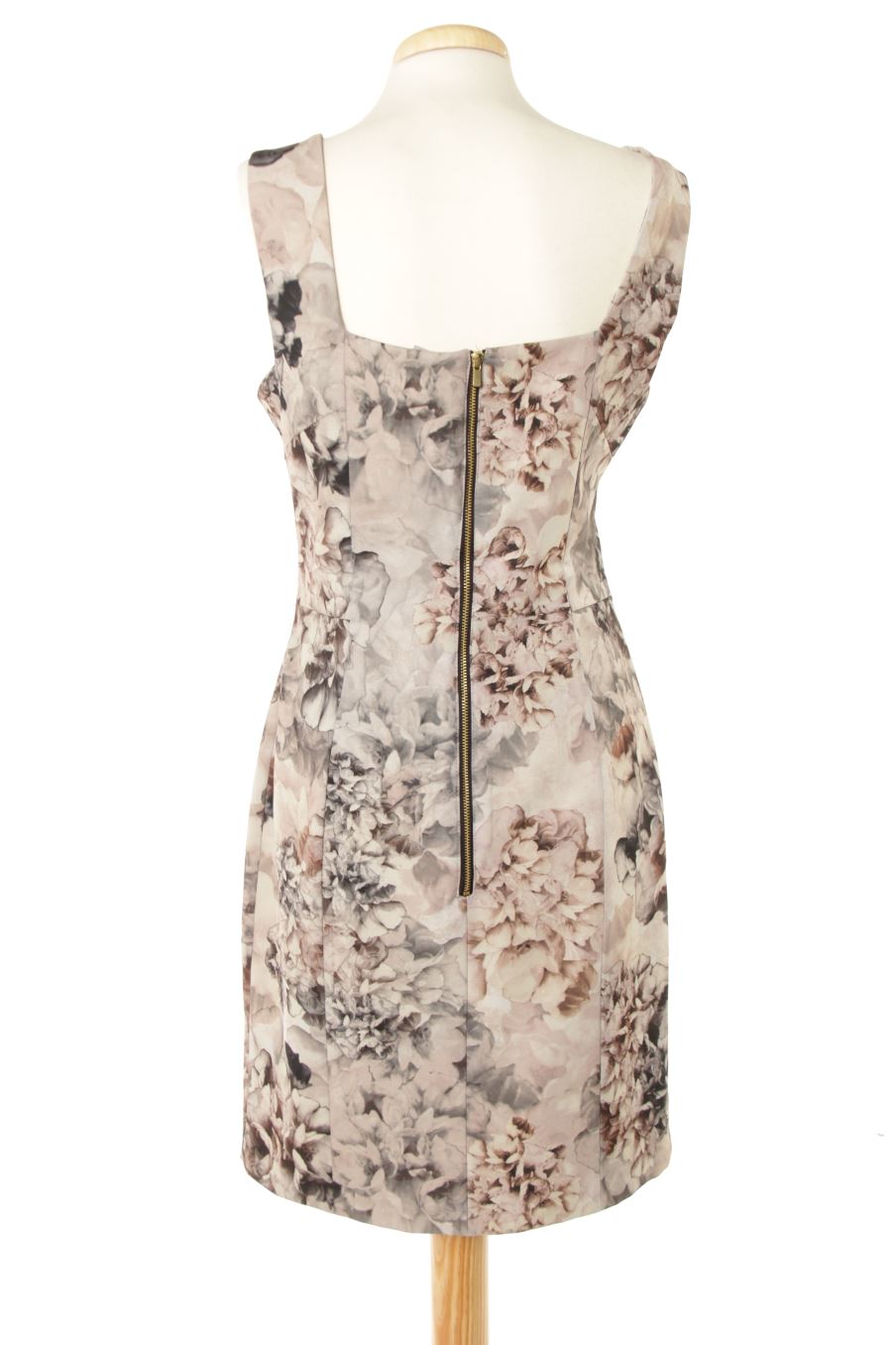 Robe casual H&M de la taille 40, de couleur fleurs