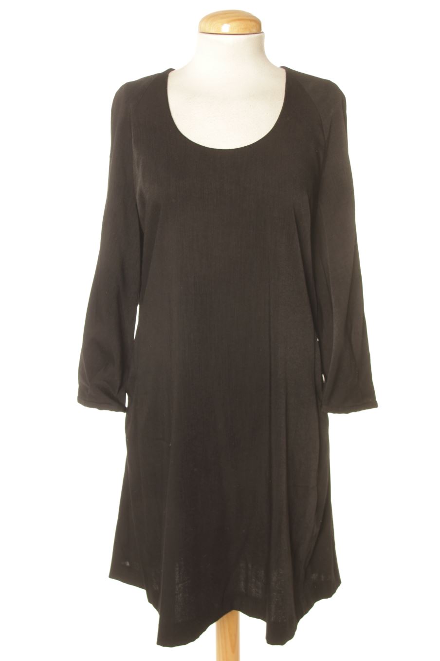 Vestito casual de Zara de la talla S, de color nero