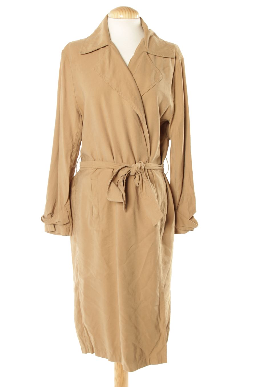 Gabardina de Zara de la talla S, de color beige