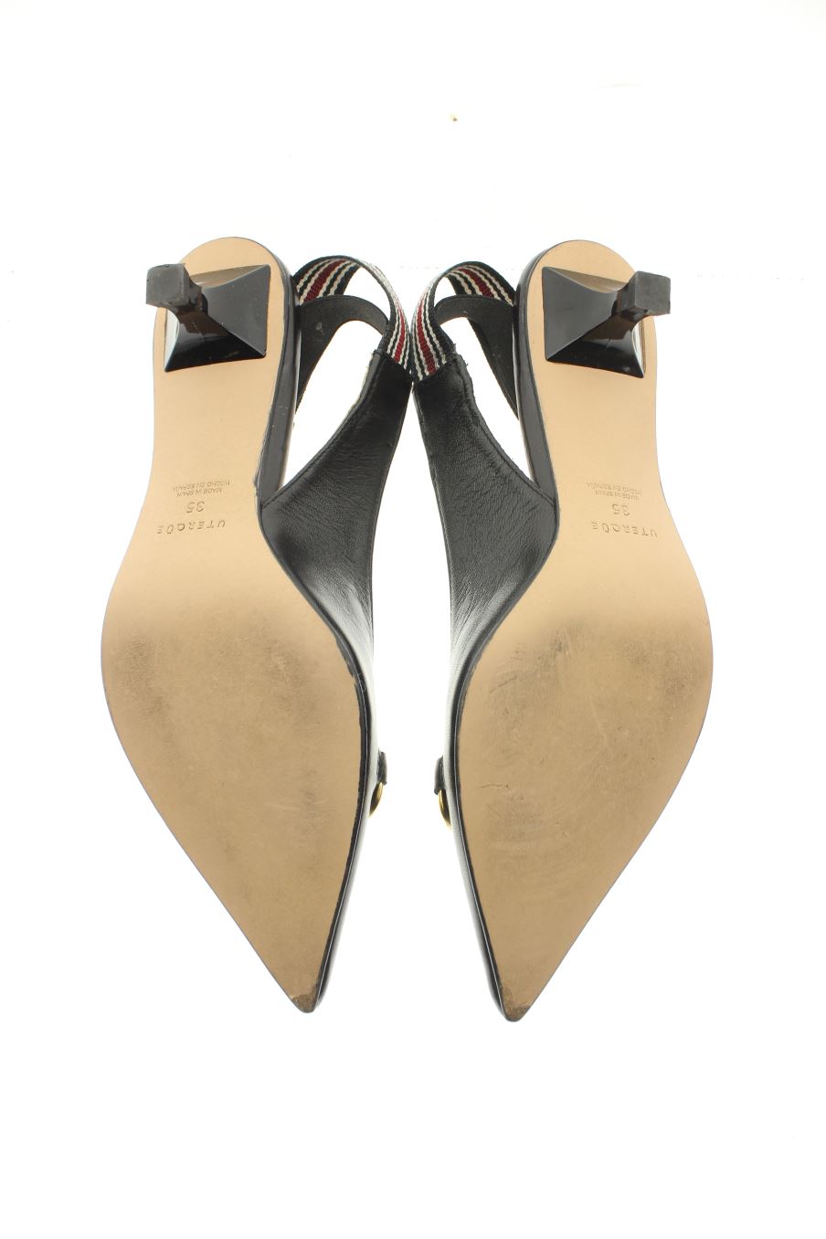 Zapatos de tacon de Uterqüe de la talla 35, de color negro de