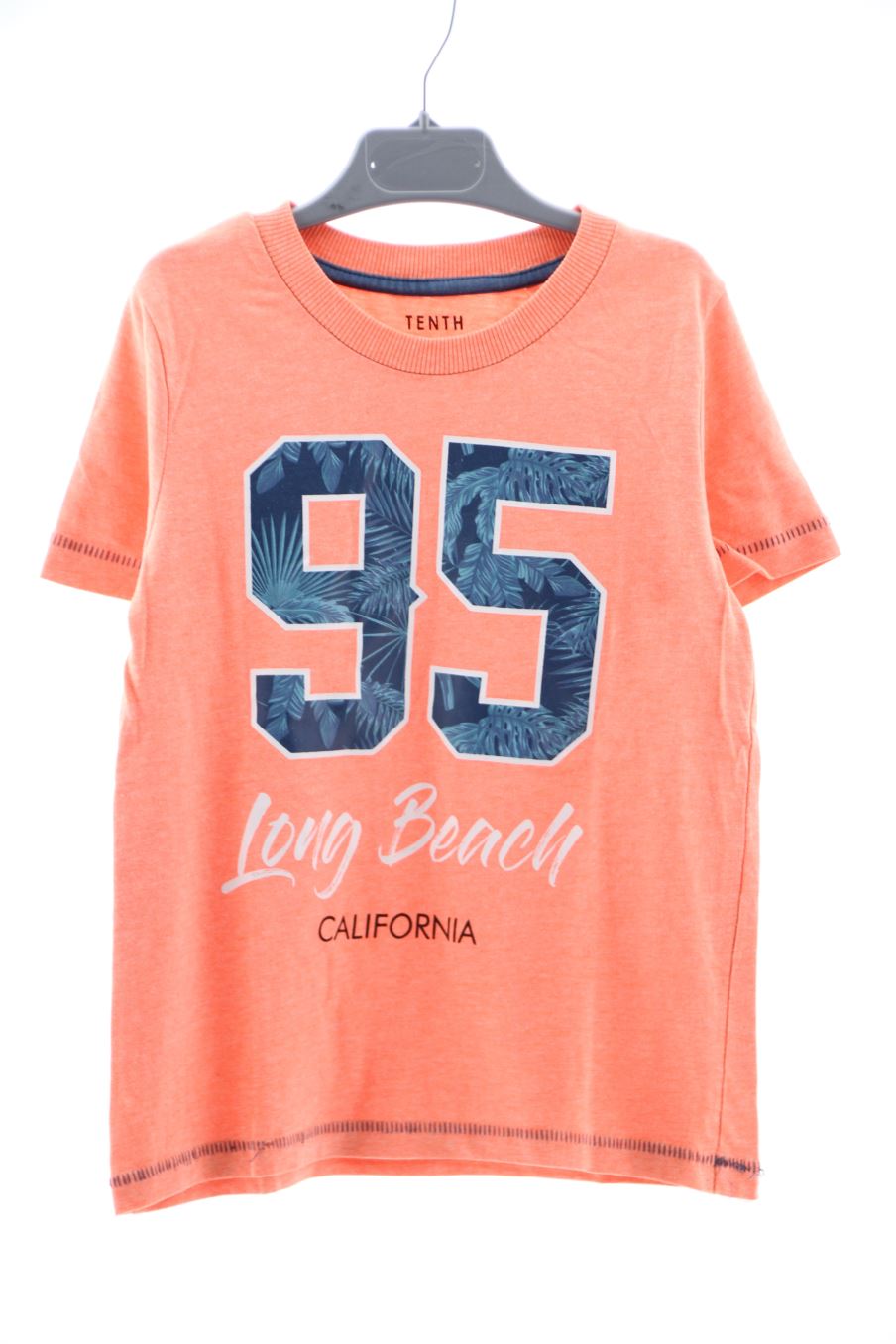 T-shirt Tenth de la taille 6 ans de seconde main