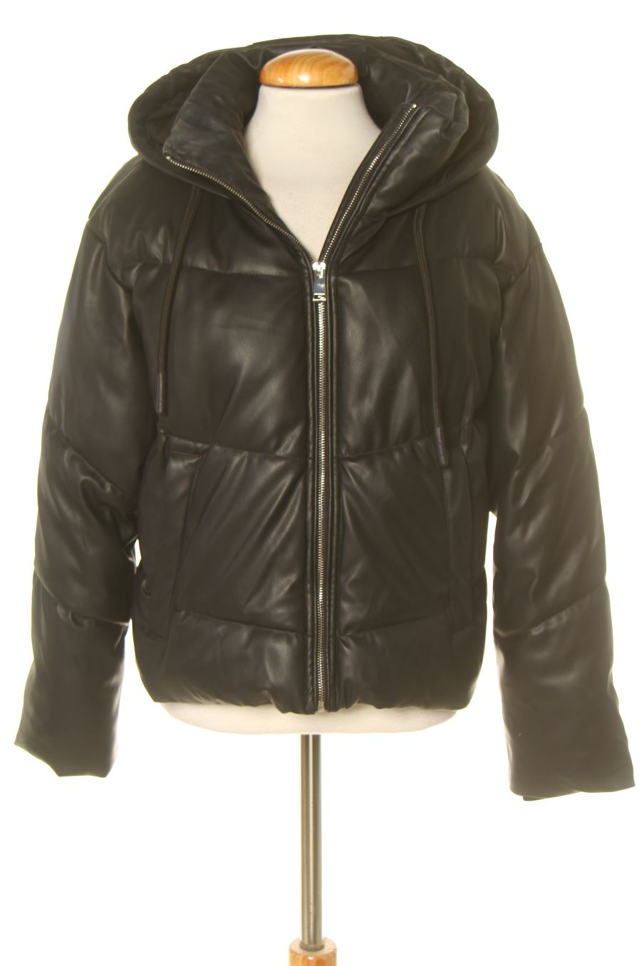 Blouson Zara de la taille XS, de couleur noir