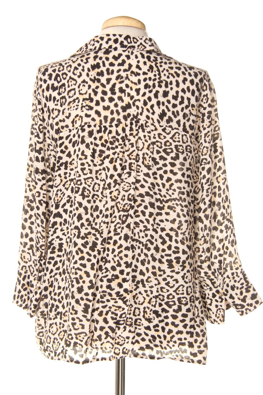 Chemise Stradivarius de la taille M, de couleur animal print