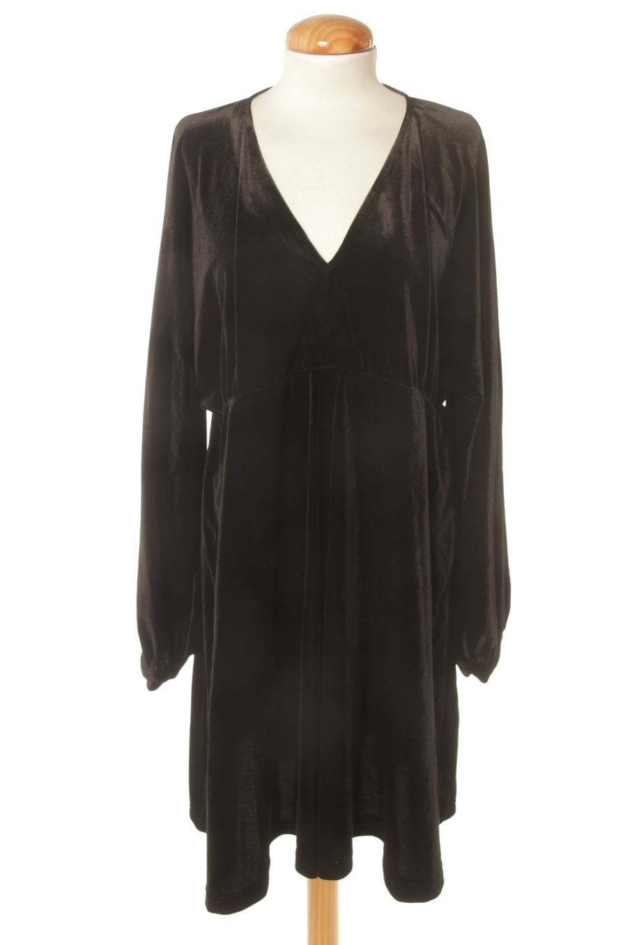 Robe casual Only de la taille SUPER XXL, de couleur noir de velours