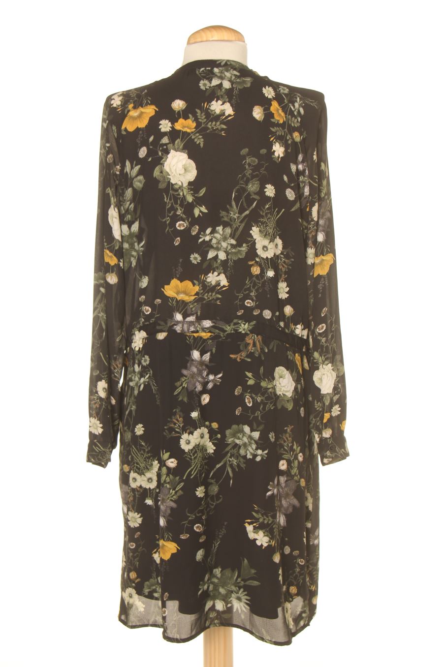 Robe casual Cortefiel de la taille M, de couleur fleurs