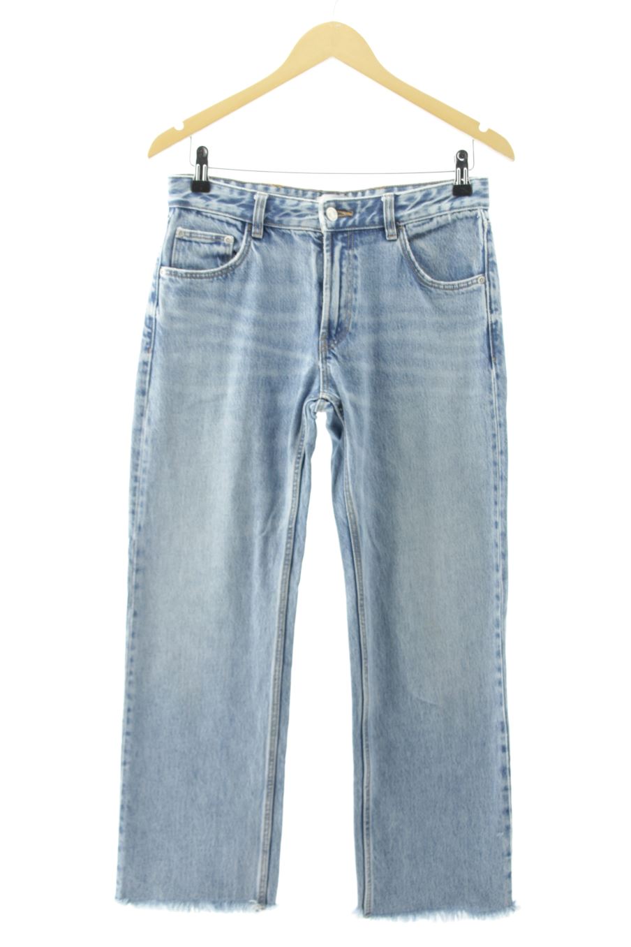 Jeans Zara de la taille 36, de couleur bleu