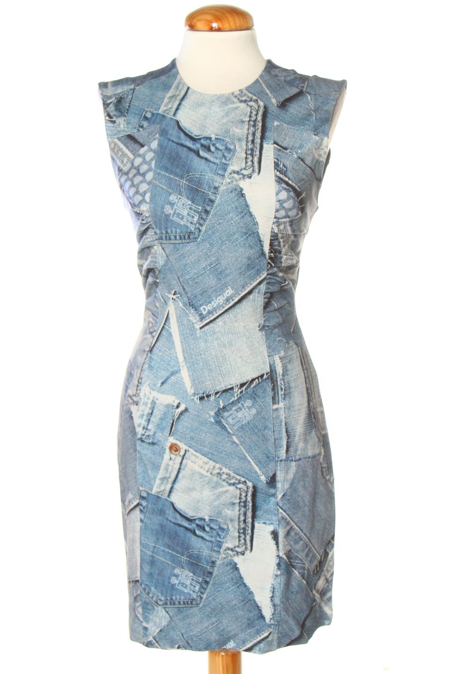 Robe casual Desigual de la taille M, de couleur imprimés