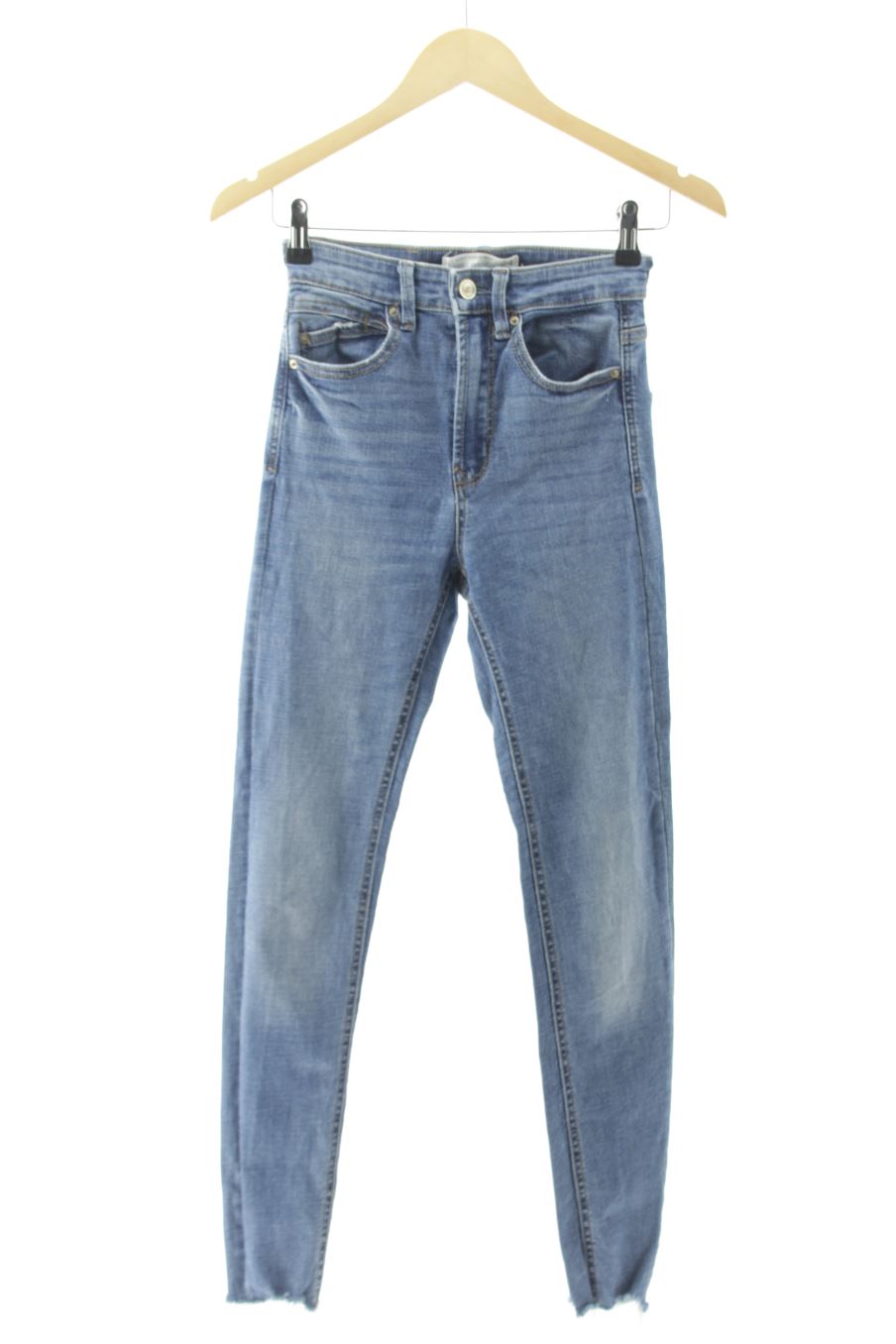 Jeans Stradivarius de la taille 34, de couleur bleu de denim