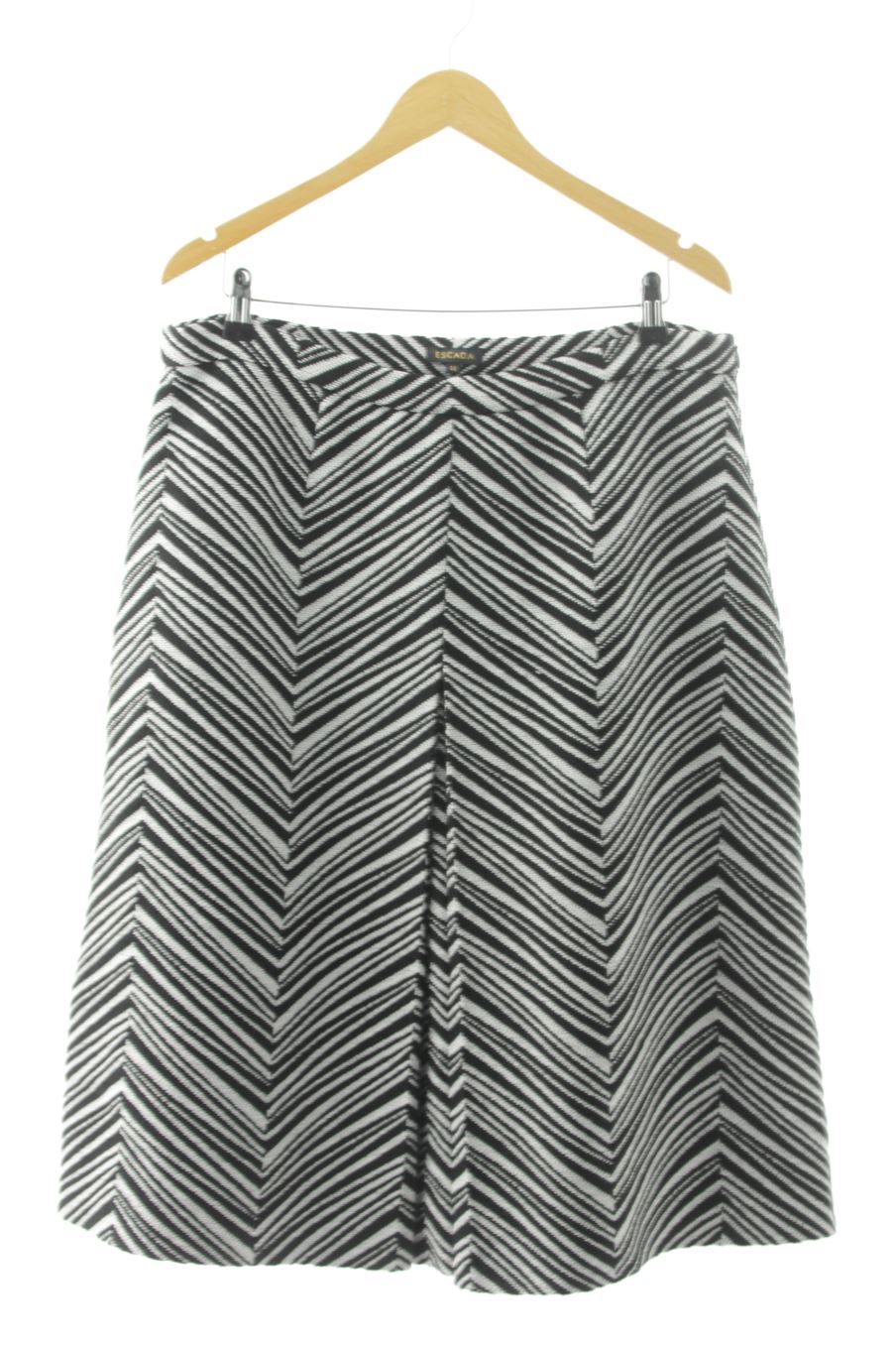 Jupe Escada de la taille 44, de couleur imprimés