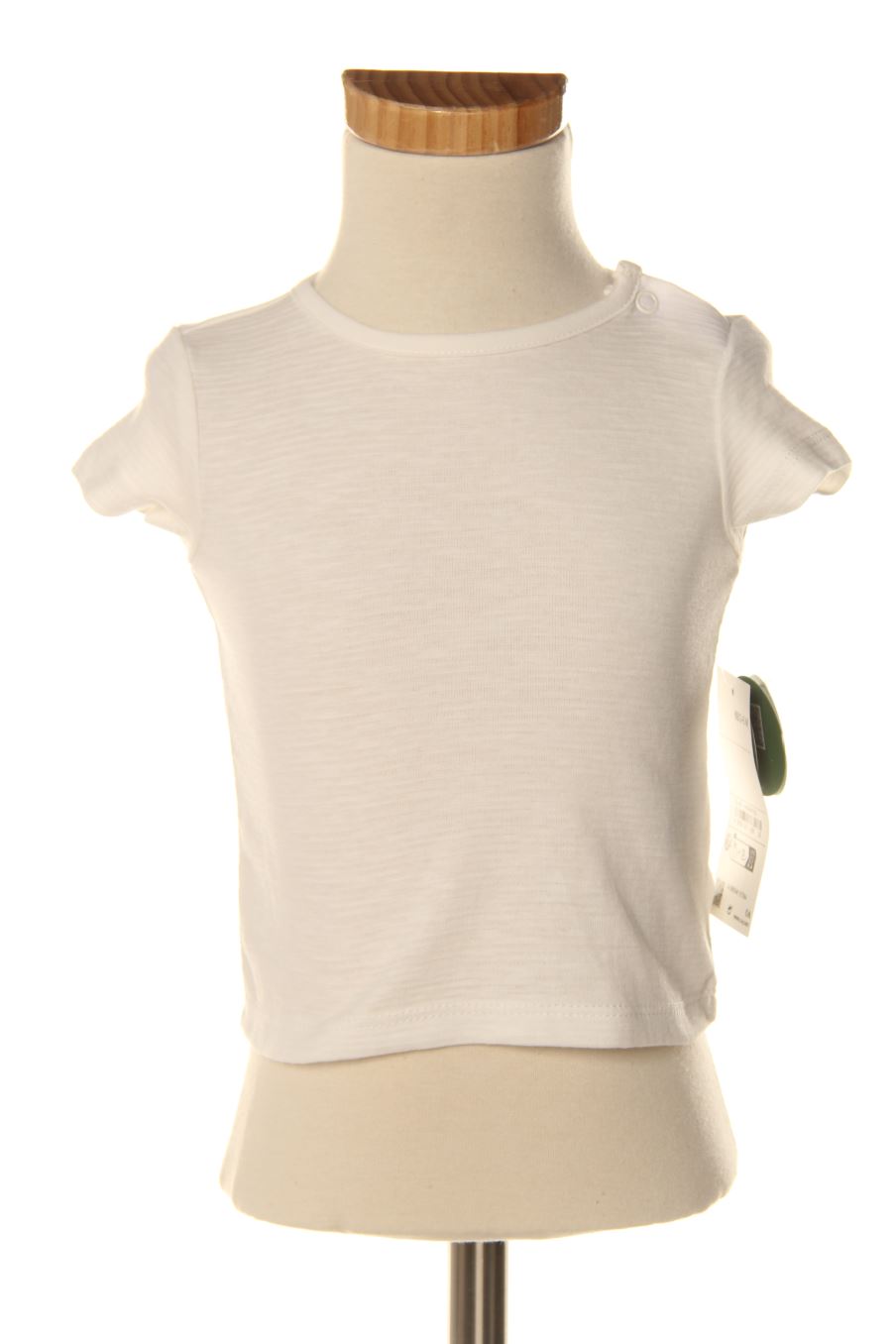 T-shirt C&A de la taille 3 mois avec une étiquette