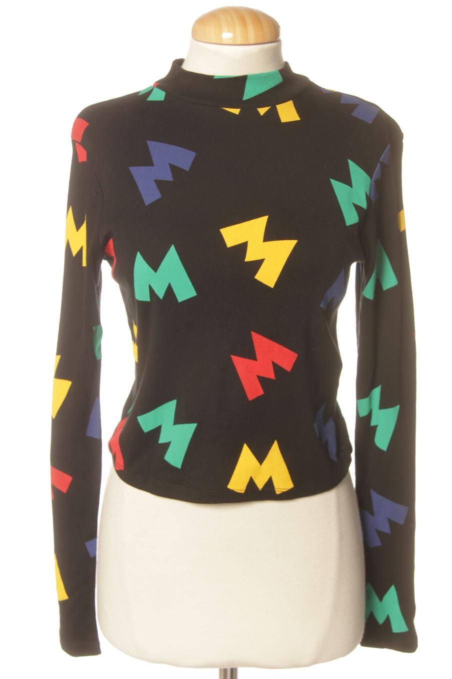 Pull Disney (Bershka) de la taille M, de couleur imprimés