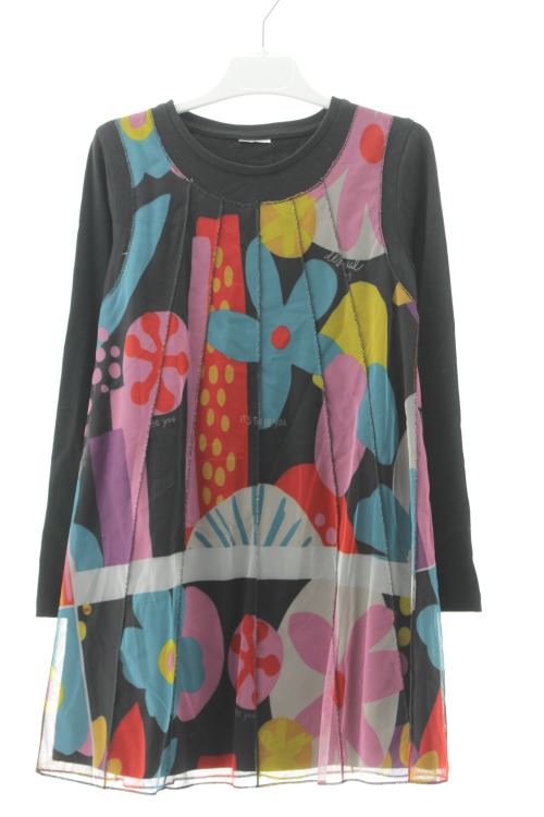 Aufwändiges Kleid