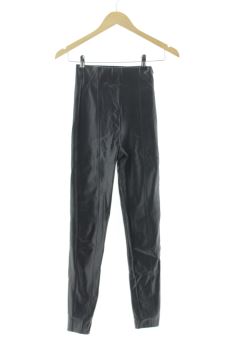 Pantaloni 32 Stradivarius, foto 1 di 2
