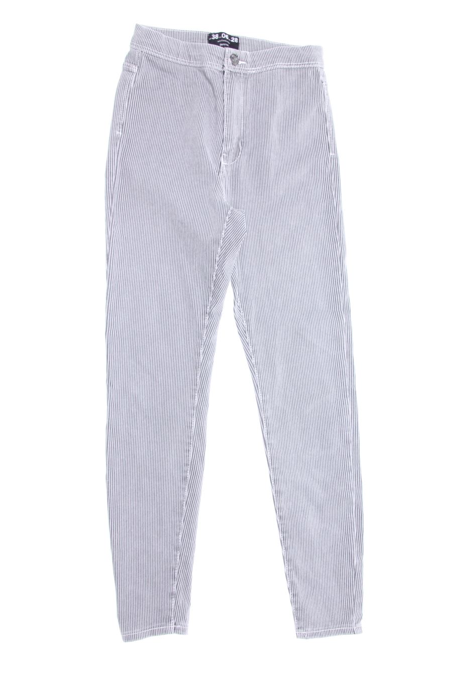 Jeans von Bershka Größe 38, Farbe Grau, aus Jeanskleidung für