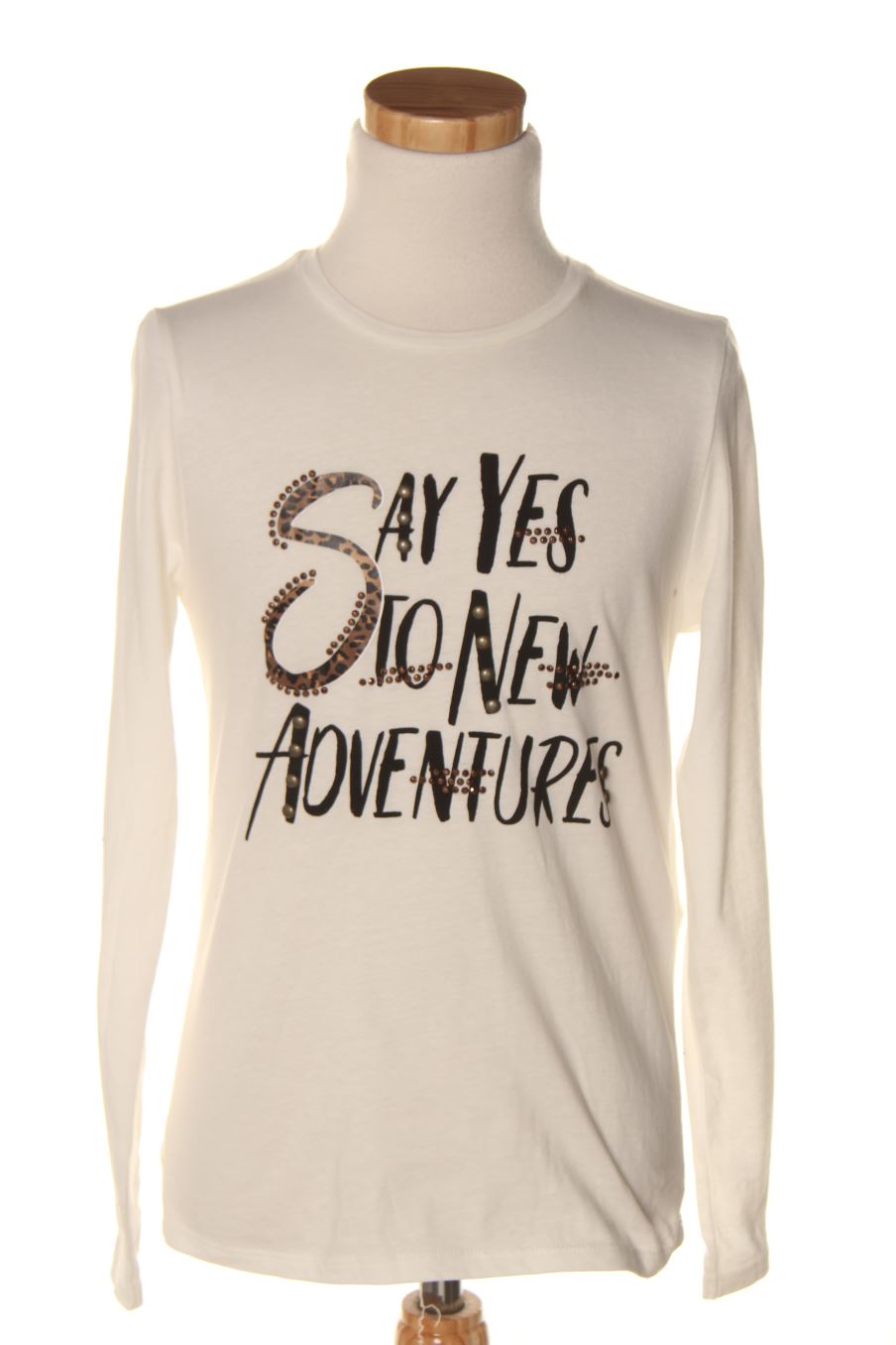T-shirt manches longues Please de la taille 12 ans avec une étiquette