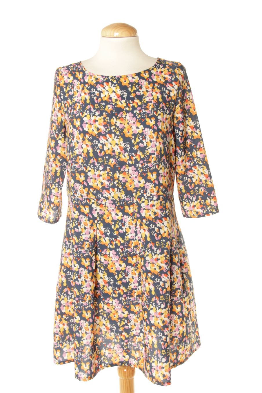 Vestido casual de SUITEBLANCO de la talla M, de color flores