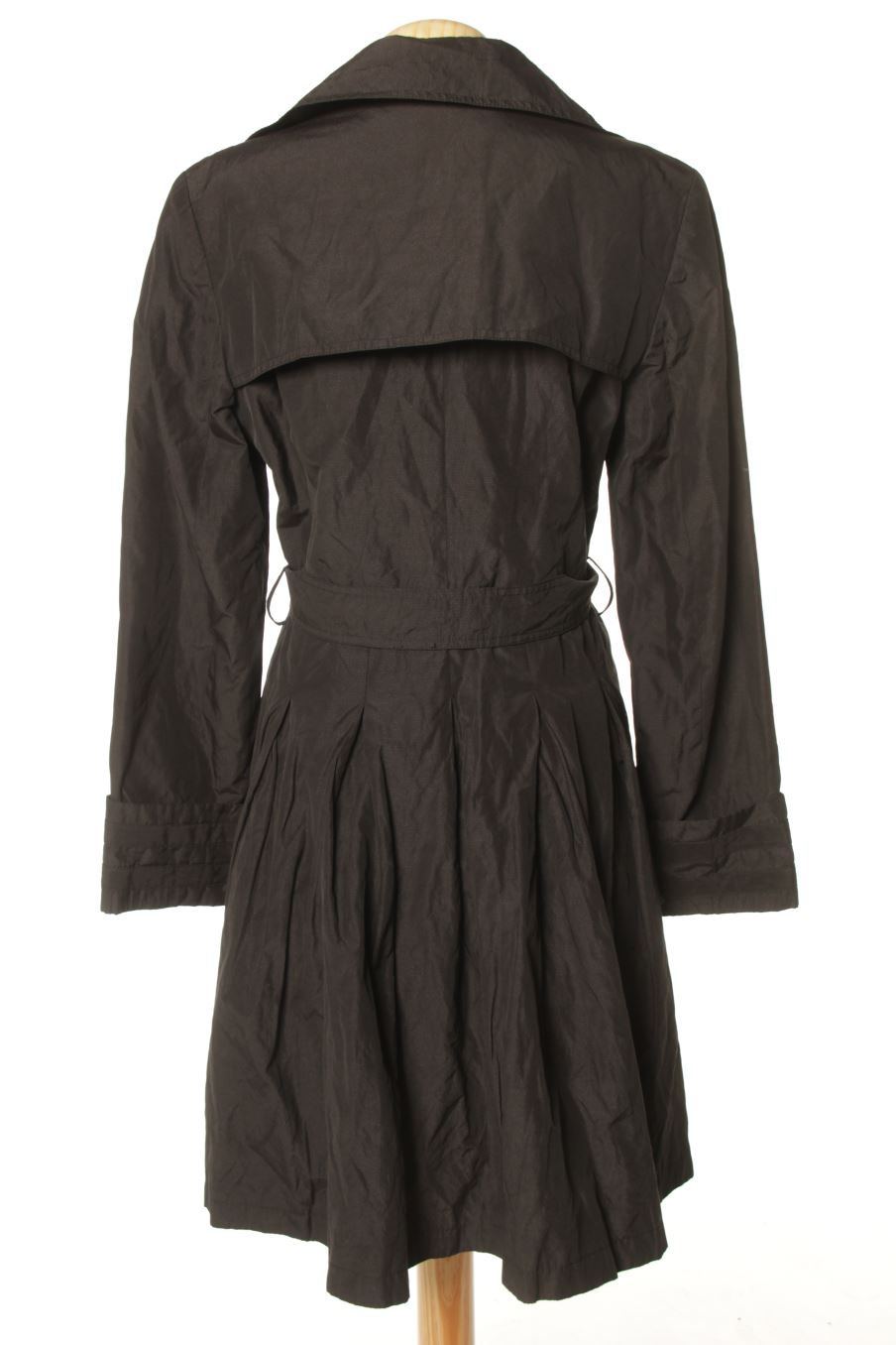 Gabardina de Jasper conran de la talla 40, de color negro