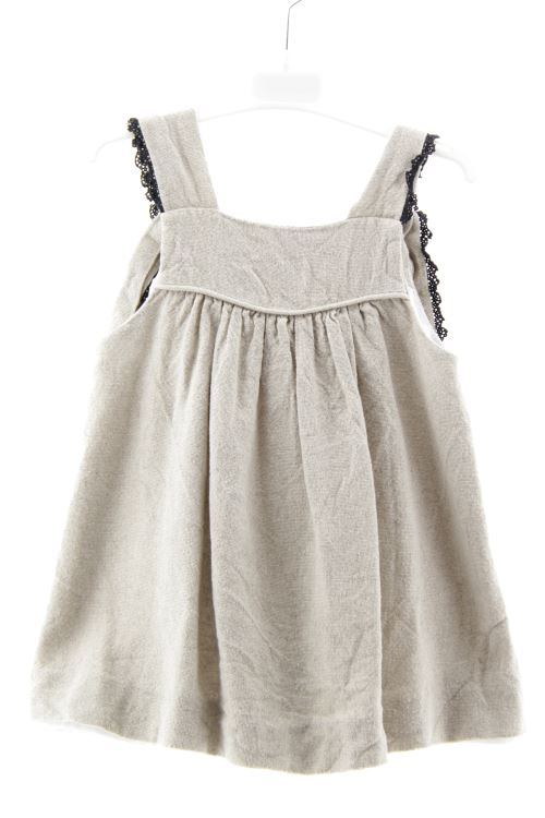 Aufwändiges Kleid
