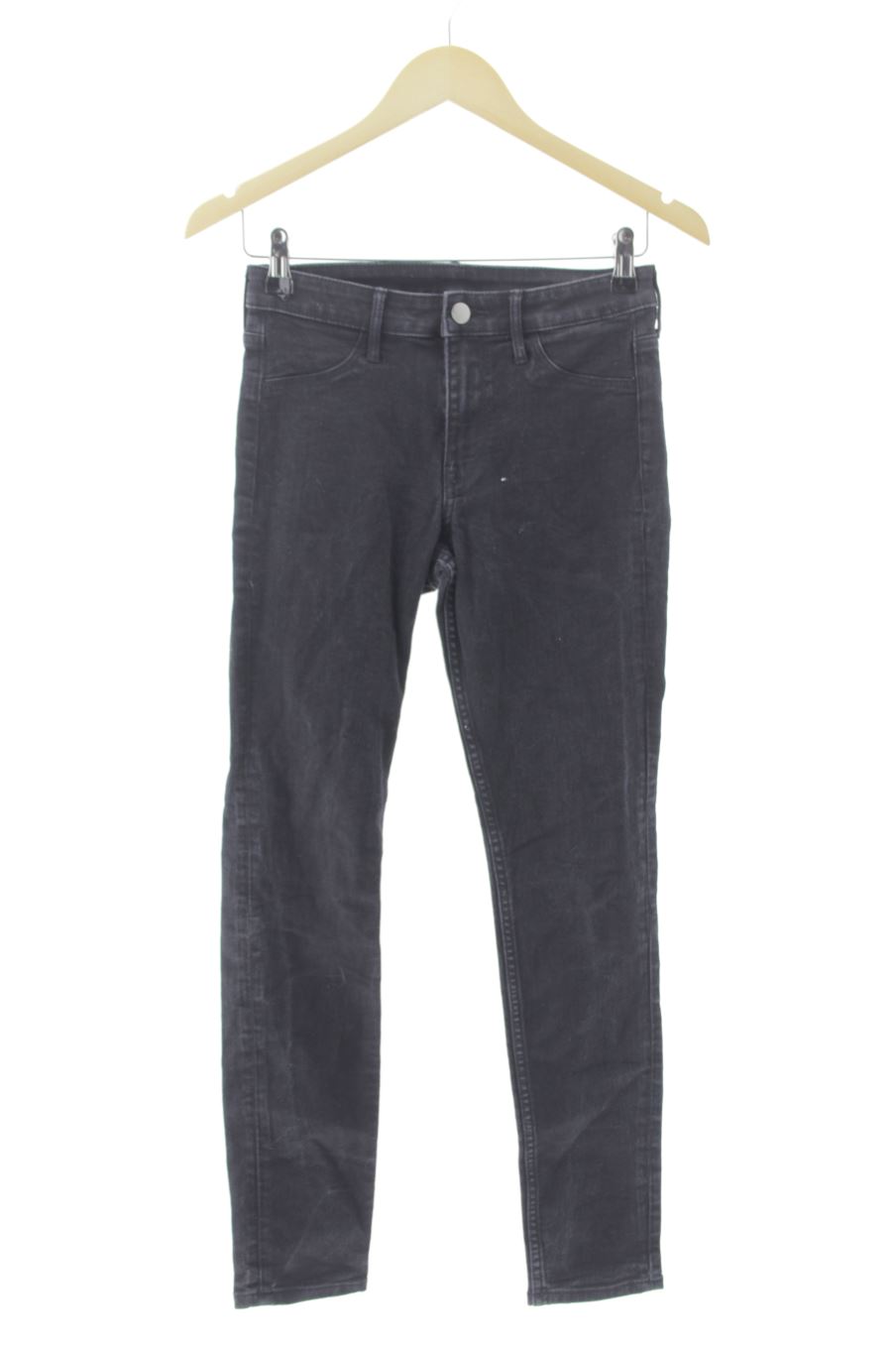 Vaquero de H&M de la talla 36, de color negro de ropa vaquera