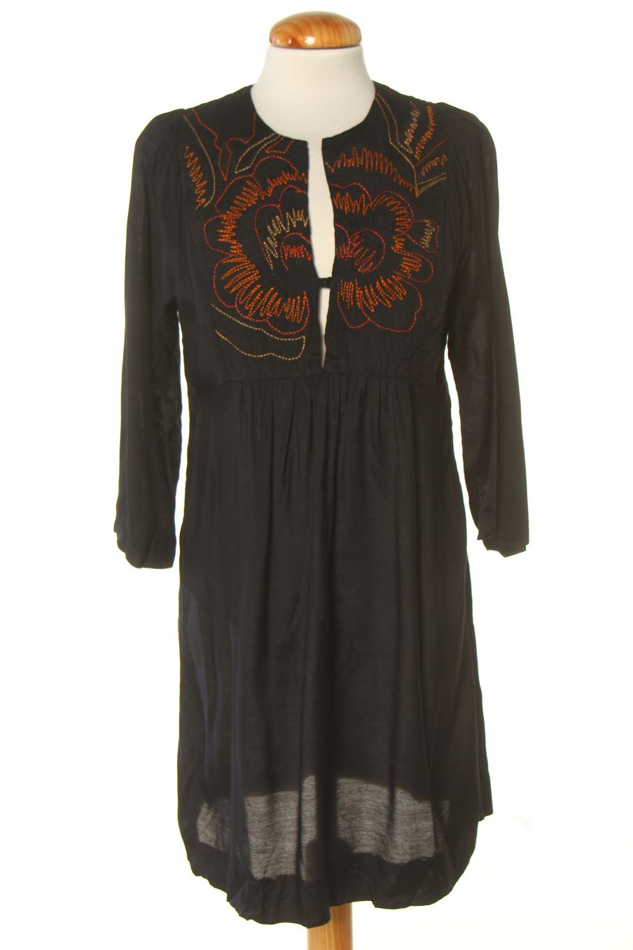 Vestito casual de Zara de la talla M, de color nero
