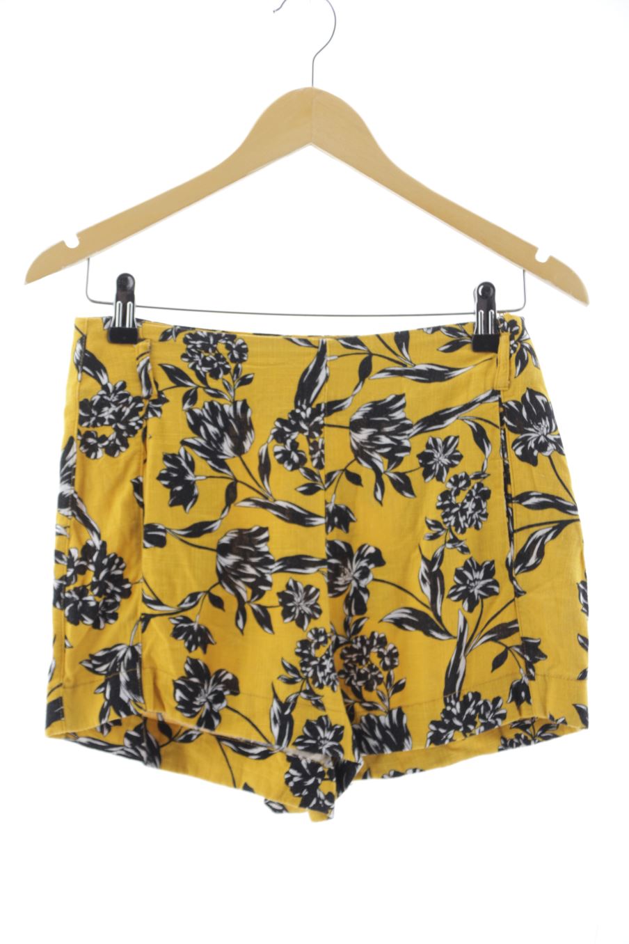Shorts STUDIO F de la taille 36, de couleur fleurs