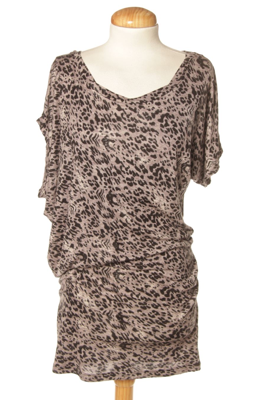 T-shirt Bershka de la taille M, de couleur animal print