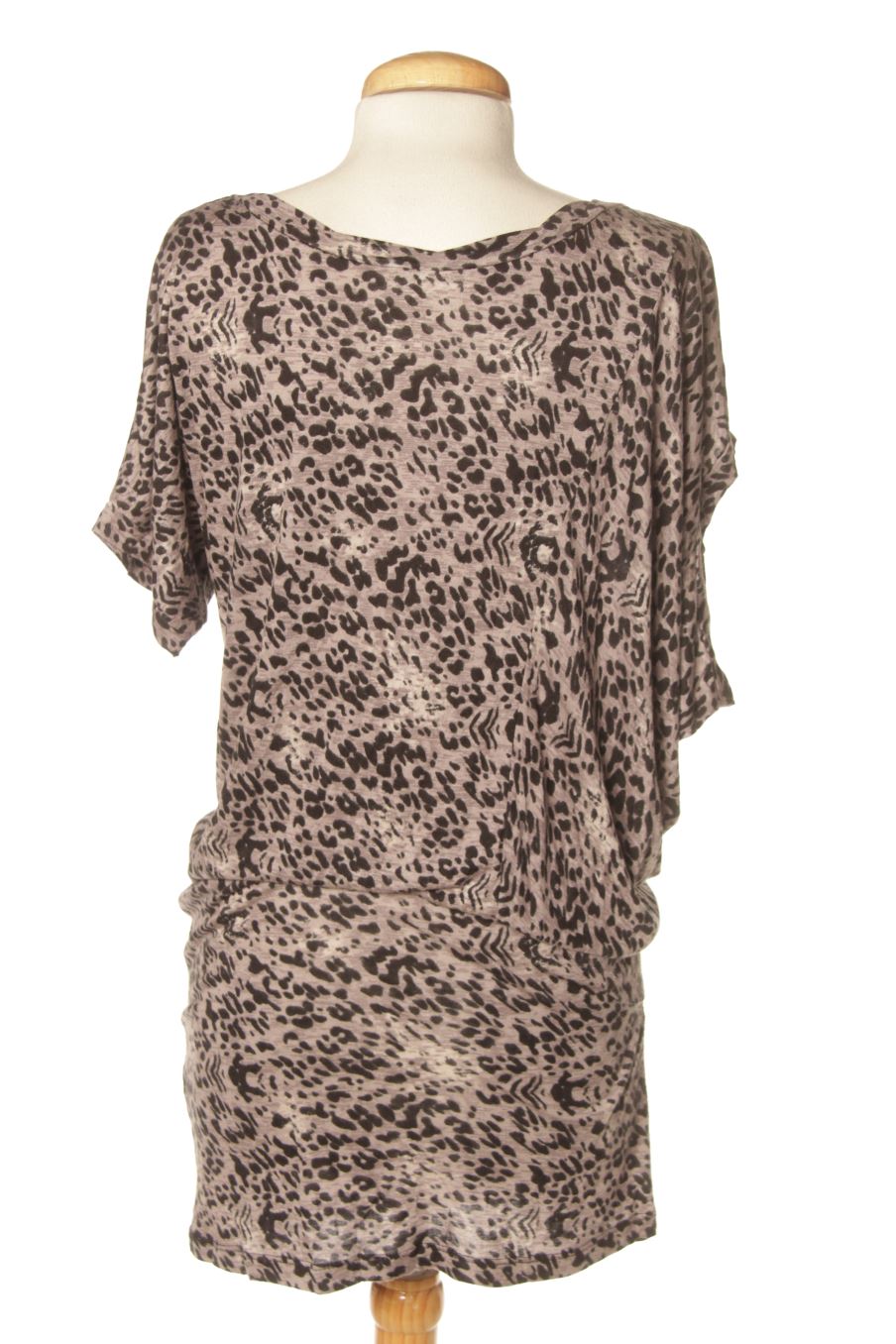 T-shirt Bershka de la taille M, de couleur animal print