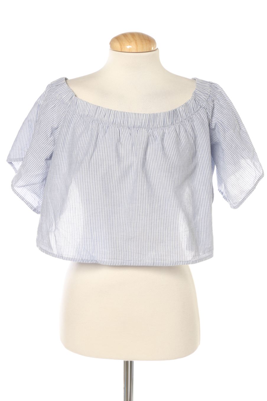 Top Bershka de la taille S, de couleur bleu