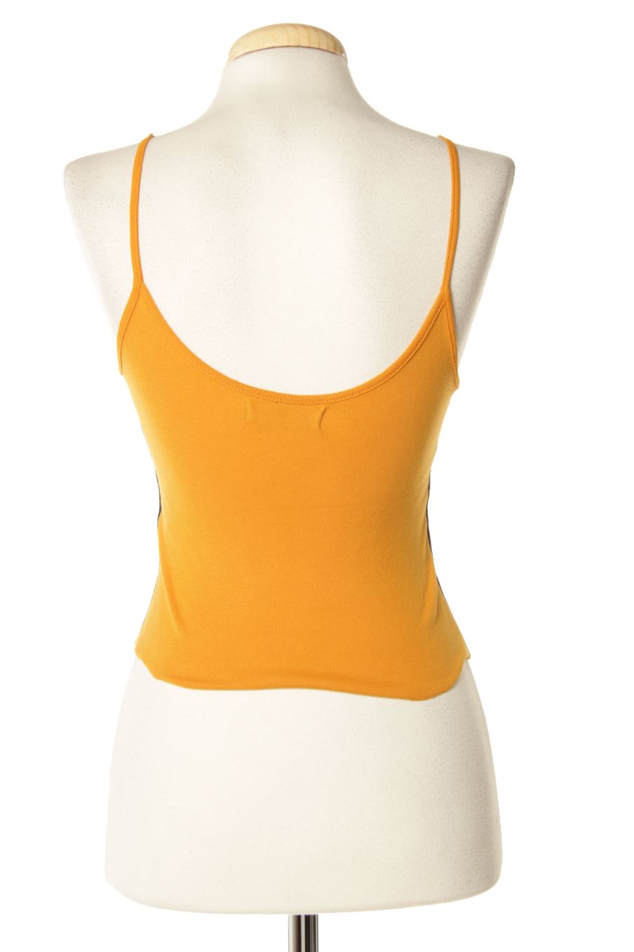 Débardeur Bershka de la taille S, de couleur moutarde