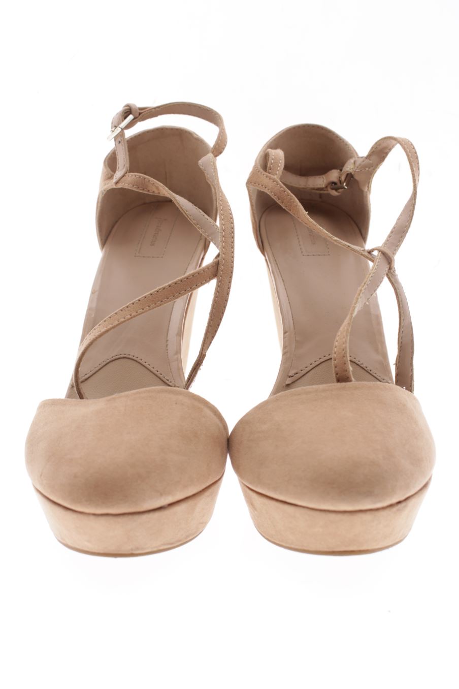 Plataformas de Stradivarius de la talla 40, de color beige de