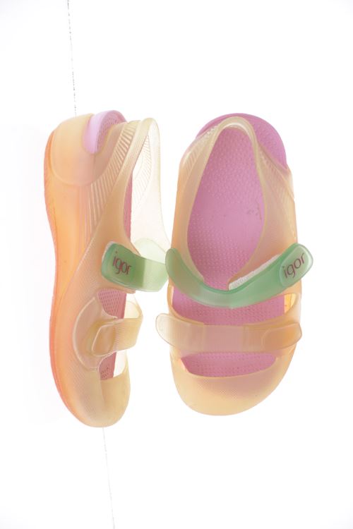 Méduses en plastique